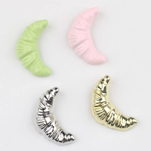 Pendentifs croissants minimalistes en alliage coloré pour la fabrication de bijoux DIY créatifs