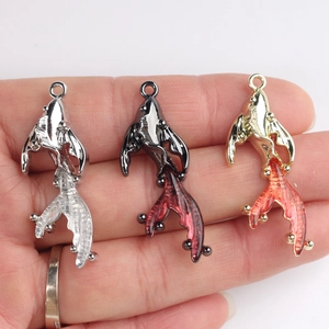 Three-color goldfish charms in alloy and resin for DIY jewelry necklaces and bracelets