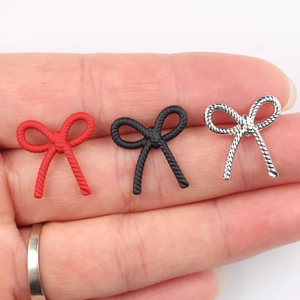 Pendentifs nœuds en alliage avec texture corde en rouge, noir et argent pour bijoux DIY