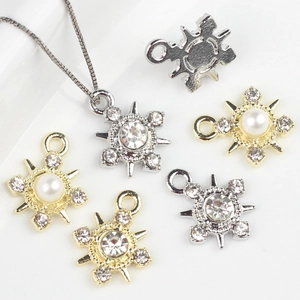 Elegante Colgante de Estrella Copo de Nieve de Aleación Con Perla Artificial Zirconia Incrustada Joyería Para Hacer Collares DIY