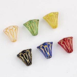 Vintage Tsjechische glazen bloem kralen met goudkleurige details voor DIY sieraden