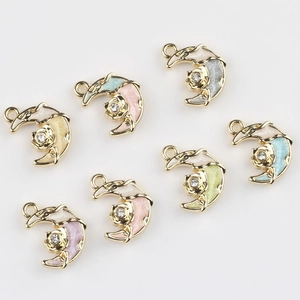Lot de 7 pendentifs lune colorés en alliage avec zircon rose pour création de bijoux