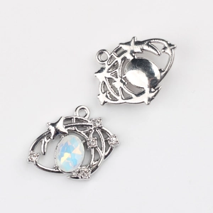 Vorder- und Rückansicht des Himmelsanhängers mit Opal und Zirkon für DIY-Schmuckherstellung
