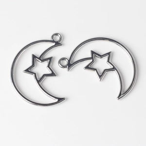 Detail von Stern- und Mond-Hohlanhängern aus Silberlegierung für DIY-Schmuckzubehör