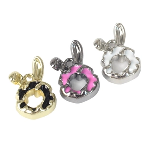 Dreiteiliges Set niedlicher Hasenohr-Donut-Anhänger aus Gold-, Silber- und Rosa-Legierung