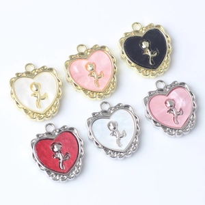 Retro heart pendants with 3D rose detail in gold and silver finish for DIY jewelry