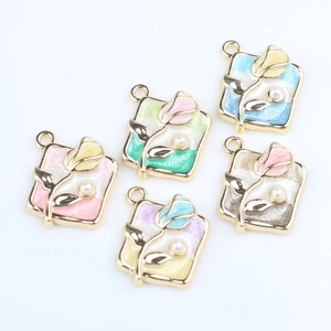 Lot de 5 pendentifs tulipe carrés en émail et perle pour la création de bijoux DIY