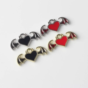Colgantes de corazón con alas de diablo en esmalte negro y rojo para collares y pulseras DIY