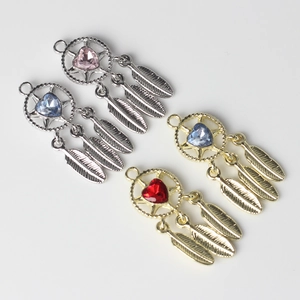 Dreamcatcher heart pendant with zircon stones and feathers in gold and silver plating