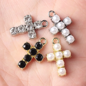 Ciondoli a croce con perle e zirconi per bracciali e collane fai da te, set di quattro
