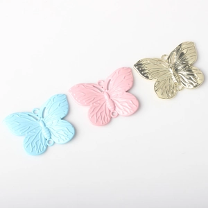 Pendenti a farfalla in lega blu, rosa e oro con doppi anelli di collegamento per DIY
