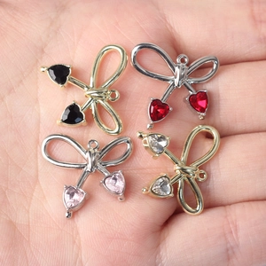 Colgantes de lazo minimalistas con circonitas de corazón para collares y pulseras