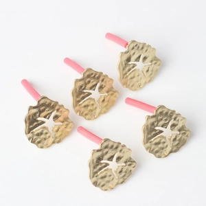 Pampilles de boucles d'oreilles DIY en alliage doré avec texture martelée et étoile
