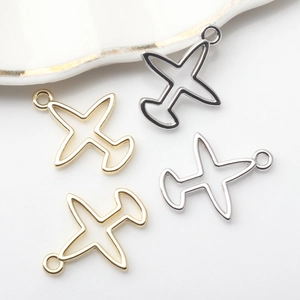 Conjunto de colgantes de avión huecos en oro y plata para creación de joyas de bricolaje
