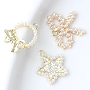 Goldene Anhänger aus Legierung mit Perlen und Strass in Schleifenform für DIY-Schmuck