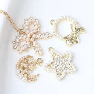 Elegante Anhänger Aus Legierung Mit Kunstperlen Und Strass Für DIY Schmuckherstellung Schleife Stern Mond Gold Finish Nur Anhänger Ohne Kette