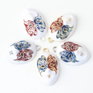 Fünfteiliges Set Emaille-Maskenanhänger mit Schmetterlingsmuster für DIY-Schmuck