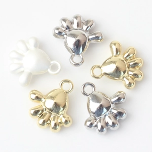 Set mit fünf Legierungs-Handflächenanhängern in Gold und Silber für DIY-Schmuck