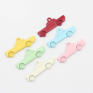 Bunte Auto-Anhänger aus Legierung in sechs Farben für DIY-Schmuck und Bastelarbeiten