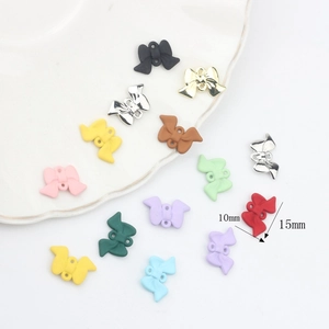 Bunte 10x15mm 3D-Schleifen-Anhänger aus Legierung für DIY-Schmuck und Bastelbedarf