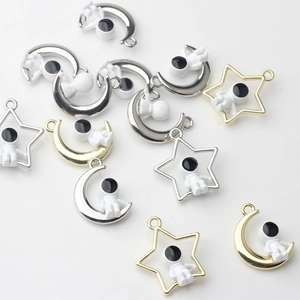 3D-Legierung Astronauten-Anhänger mit Stern- und Mondrahmen in Gold und Silber für DIY-Schmuck
