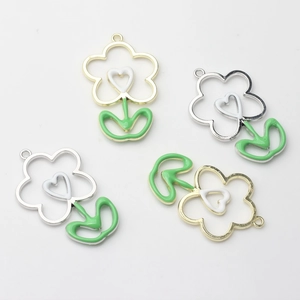 Hohlblumen-Legierungsanhänger mit weißem Herz-Emaille und grünen Blättern für Schmuck-DIY
