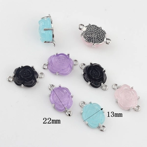 Set mit 22mm Harzblumen-Anhängern mit Metallverbindern für DIY-Schmuckherstellung