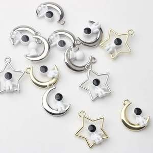 Gold- und Silber-Astronauten Mond und Stern Legierung Anhänger für DIY-Schmuck