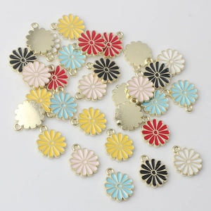 Zinklegierung Emaille Gänseblümchen Blumen Anhänger Für DIY Schmuckherstellung Handgemachte Ohrring Halskette Zubehör Mehrfarbig Floral