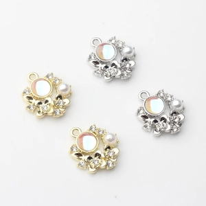 Exquisite Blumen-Anhänger mit Opal und Perlen-Akzenten für DIY-Schmuckherstellung