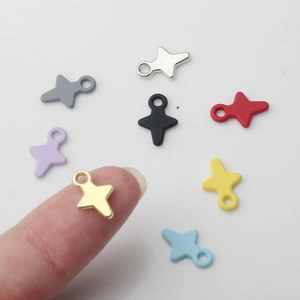 Mini-Sternanhänger aus Legierung in verschiedenen Farben für DIY-Schmuck und Ohrringe