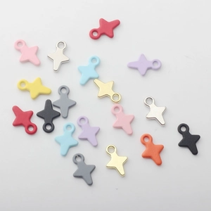 Bunte Mini-Sternanhänger aus Legierung für DIY-Schmuck in verschiedenen matten und Metallic-Farben