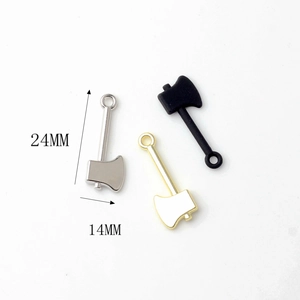 Mini-Axt-Anhänger aus Legierung in Silber, Goldweiß und Schwarz für DIY-Schmuckherstellung