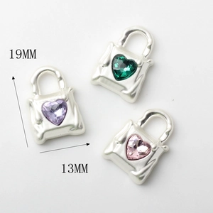 Handmade 19mm heart-shaped handbag pendant charms with colorful crystals for DIY jewelry