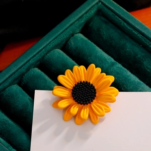 Broche en Cuivre Tournesol à la Mode Plaqué Or 18K Peint Badge de Fleur Accessoires de Vêtements Bijoux pour Femmes