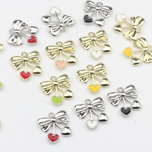 Ciondoli a Forma di Fiocco e Cuore in Lega per Creazione Gioielli Fai da Te Ciondoli a Forma di Ciliegia in Smalto Colorato per Orecchini Collana Accessori Artigianali