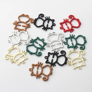 Pendentifs chat évidés en alliage de diverses couleurs pour la création de bijoux DIY