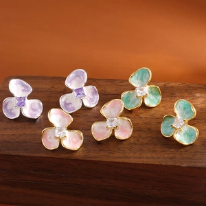 Orecchini a Bottone a Fiore Dolce di Nicchia per Donna Orecchini Floreali in Smalto Zirconia Rame Con Perno in Argento Sterling 925
