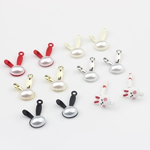 Charmants pendentifs lapin en perle et métal coloré pour création de bijoux DIY