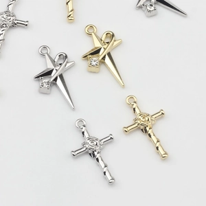 Pendentifs en Alliage de Zinc avec Strass Étoile Rose Croix pour Accessoires de Création de Bijoux DIY Or Argent Électroplaqués Charmes pour Boucles d'Oreilles Collier