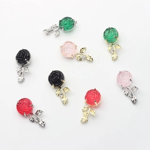Schicke Legierungs-Rosenanhänger mit eingelegten Zirkonia in verschiedenen Farben für DIY-Schmuck