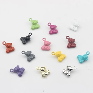 Kleurrijke 3D-beer hangers van legering met ophanglussen voor DIY-sieraden maken accessoires