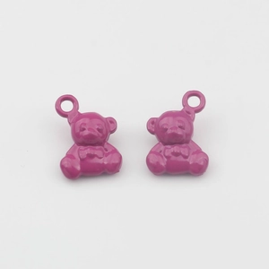Detailweergave van paarse 3D-beertjes voor DIY-sieraden en handgemaakte accessoires