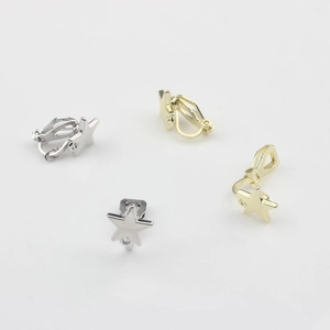 Boucles d'oreilles clips étoiles dorées et argentées minimalistes pour oreilles non percées