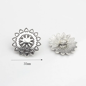 Retro silver alloy flower heart buttons with 35mm diameter for DIY jewelry making