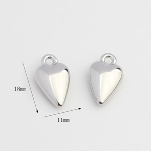 Polished silver heart pendants with dimensions 18mm by 11mm for DIY jewelry making