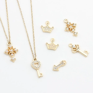 Mini Gold Kronen Herz Schlüssel Anhänger mit Perlen und Zirkon für DIY Schmuck basteln