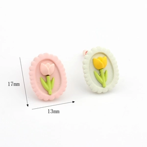 Orecchini vintage a rilievo con tulipano rosa e giallo con misure dettagliate 17x13 mm