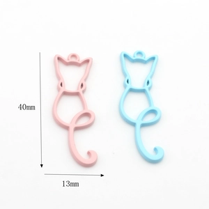 Ciondoli a forma di gatto traforati in rosa e blu opaco per gioielli fai-da-te