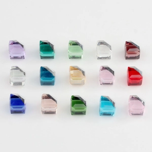 Cuentas cuadradas de cristal de colores con fondo plateado para crear joyas personalizadas